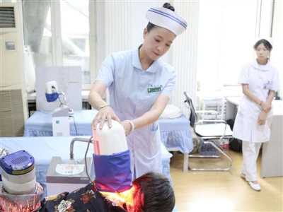 赵丽华：用南丁格尔的灯照亮每一个患者